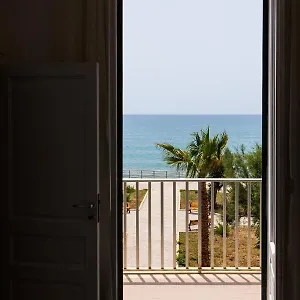 Sea Bed & Breakfast
